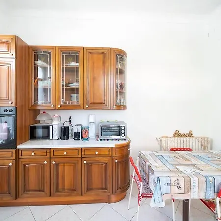 300m Dal Mare, 10 Min Dalla Stazione Con Giardino Apartament