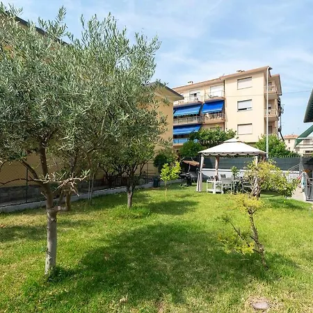 Apartament 300m Dal Mare, 10 Min Dalla Stazione Con Giardino Bordighera