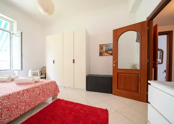 Lejlighed 300m Dal Mare, 10 Min Dalla Stazione Con Giardino Bordighera