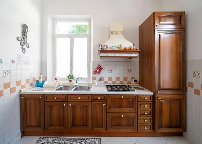 Lejlighed 300m Dal Mare, 10 Min Dalla Stazione Con Giardino Bordighera