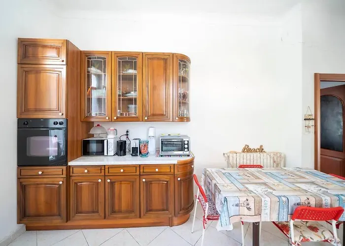 300m Dal Mare, 10 Min Dalla Stazione Con Giardino Apartamento